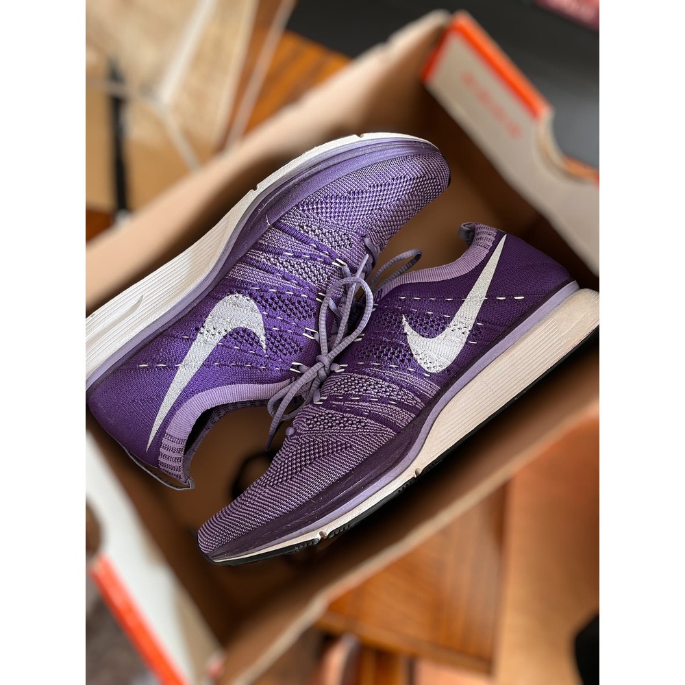 Nike Flyknit Trainer+ Court Purple size Women’s 7.5, men’s 6
